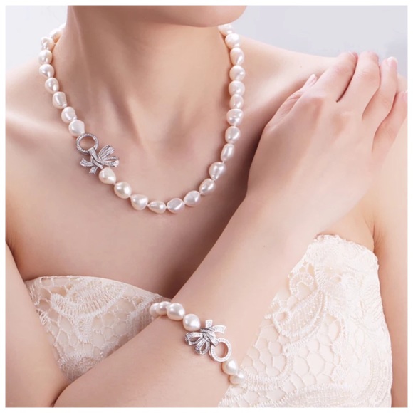 The ADOYA Natural Fresh Water Pearl Necklace Set - Picture 7 of 8